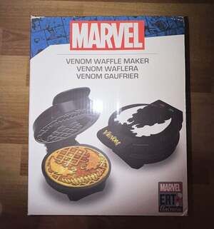 Uncanny Brands Marvel Eat The Universe Venom Waffle Maker
